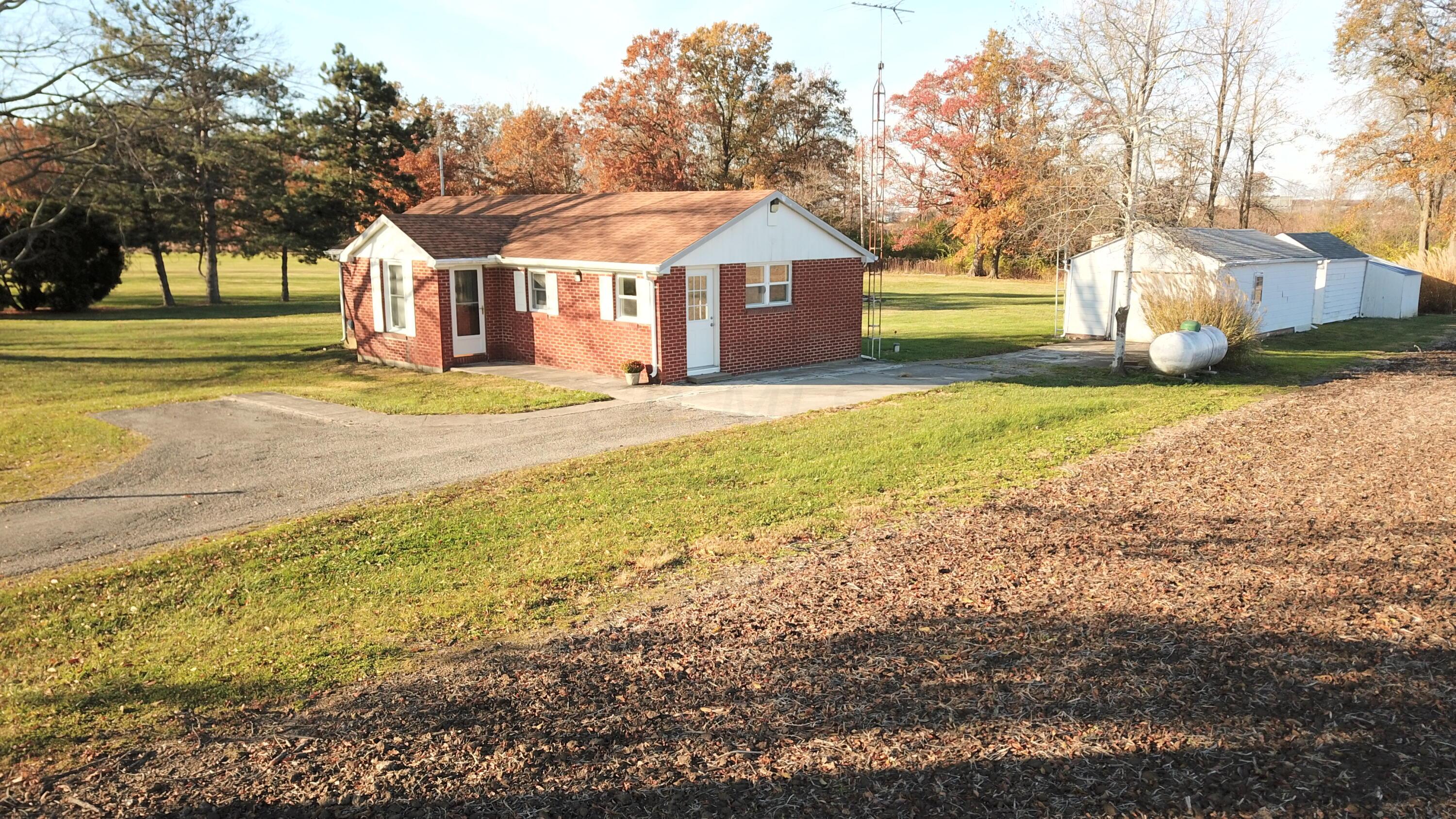 5250 Kerns Road Springfield, OH 45502 - Photo 34 of 35 E7DAE8DC7E388EF22AED9B2C2A282451