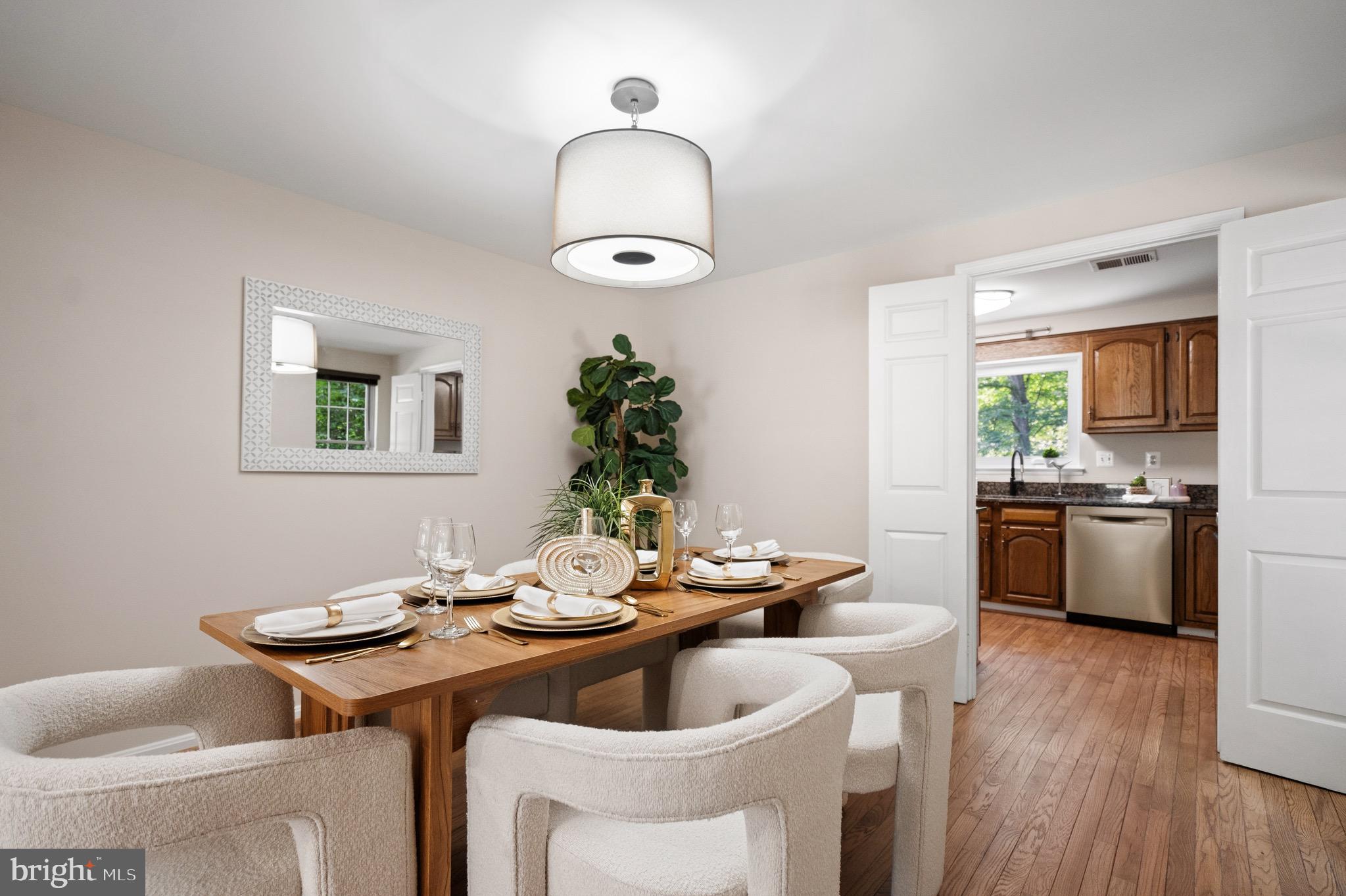 8943 Park Forest Drive Springfield, VA 22152 - Photo 19 of 74 Dining room