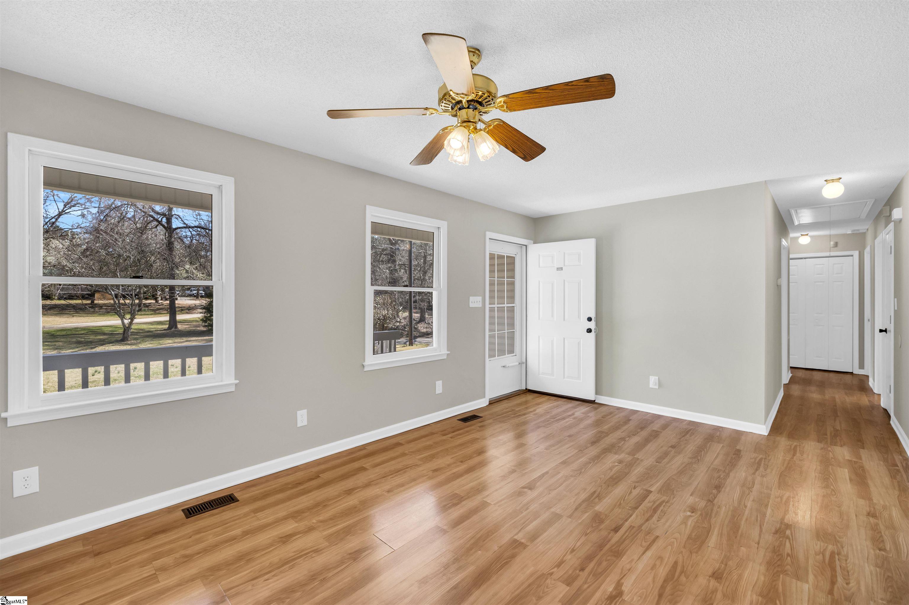 116 Flowers Road Greenwood, SC 29649 - Photo 4 of 35