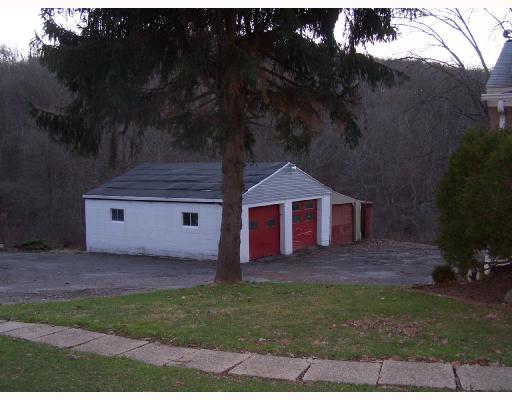 270 Crab Run Road Prospect, PA 16052 - Photo 2 of 7 Parking Lot/Garage.