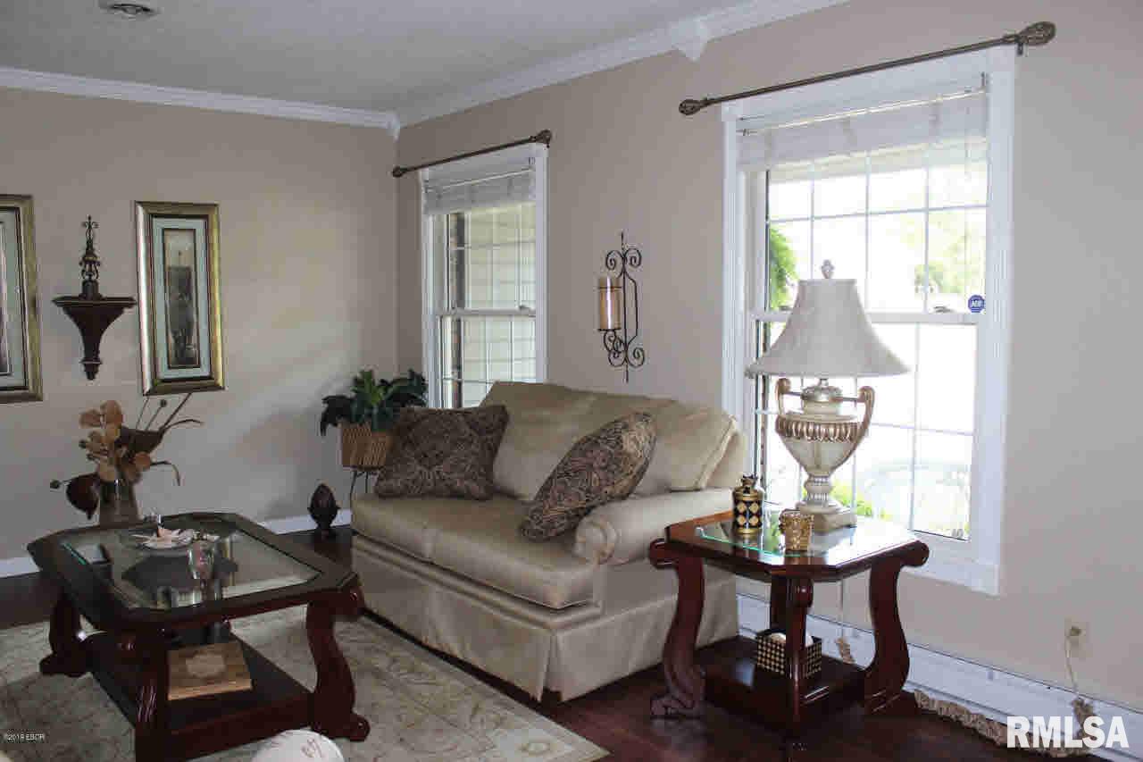 995 Caprice Road West Frankfort, IL 62896 - Photo 3 of 30 Gallery Image 3