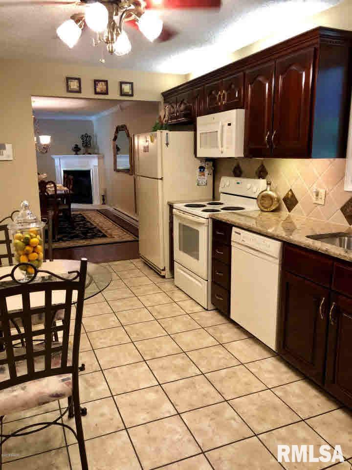 995 Caprice Road West Frankfort, IL 62896 - Photo 4 of 30 Gallery Image 4