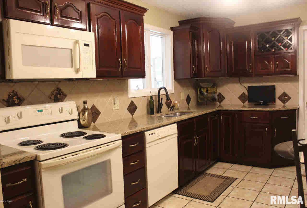 995 Caprice Road West Frankfort, IL 62896 - Photo 5 of 30 Gallery Image 5