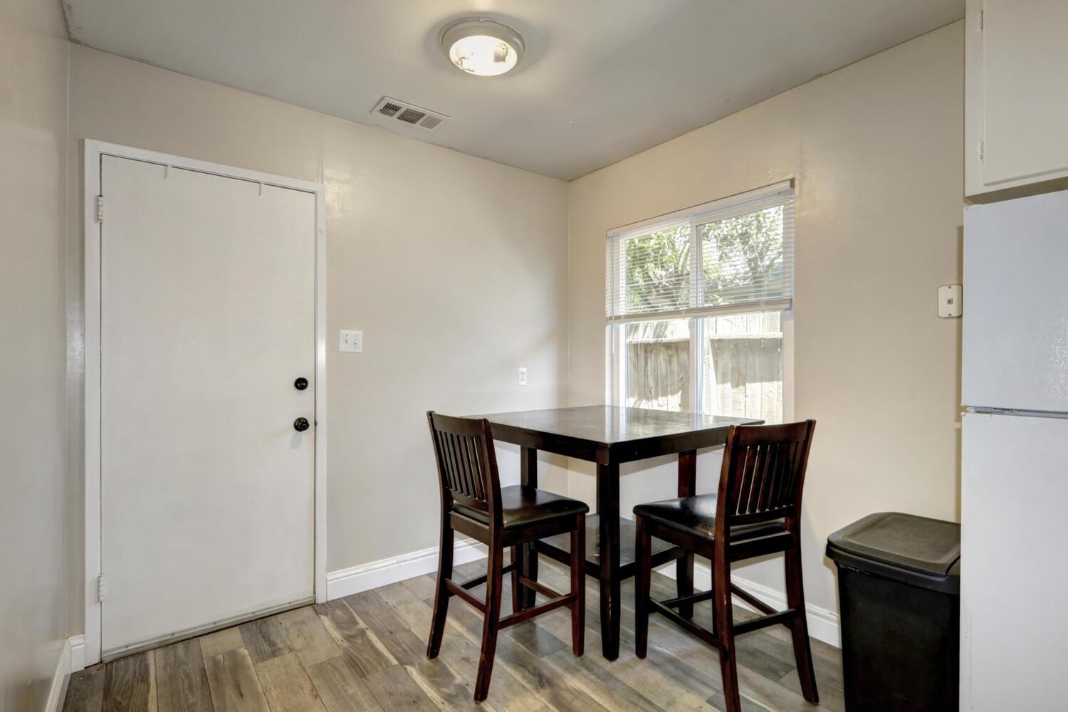 520-522 Oeste Drive Davis, CA 95616 - Photo 12 of 54 a dining room with furniture and window