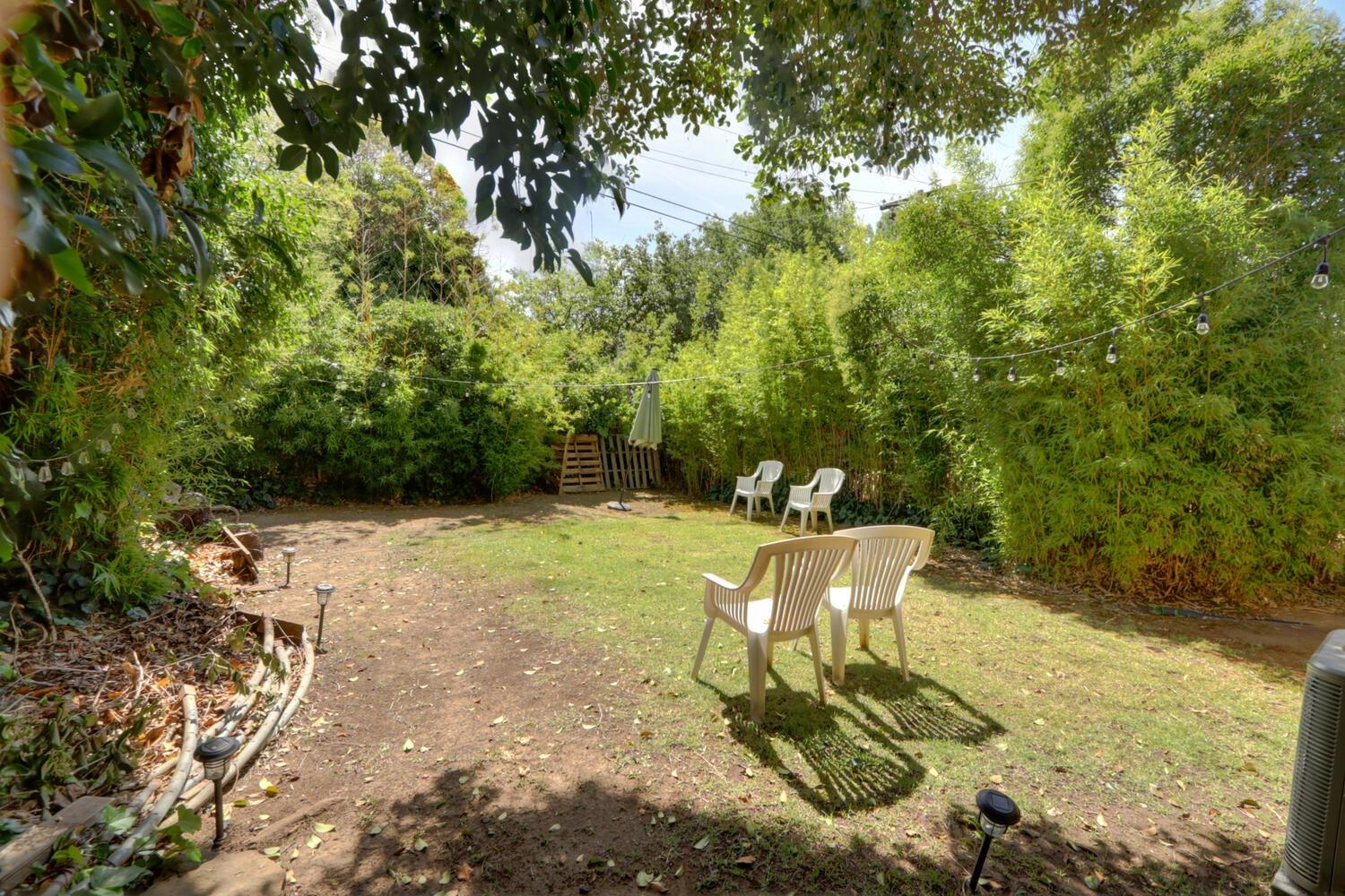 520-522 Oeste Drive Davis, CA 95616 - Photo 51 of 54 a view of a chairs and table in the patio