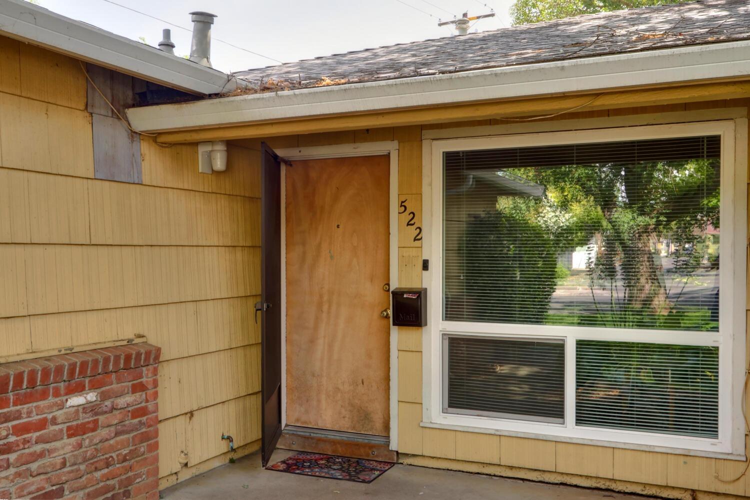 520-522 Oeste Drive Davis, CA 95616 - Photo 6 of 54 a view of front door