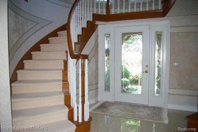 GORGEOUS STAIRCASE