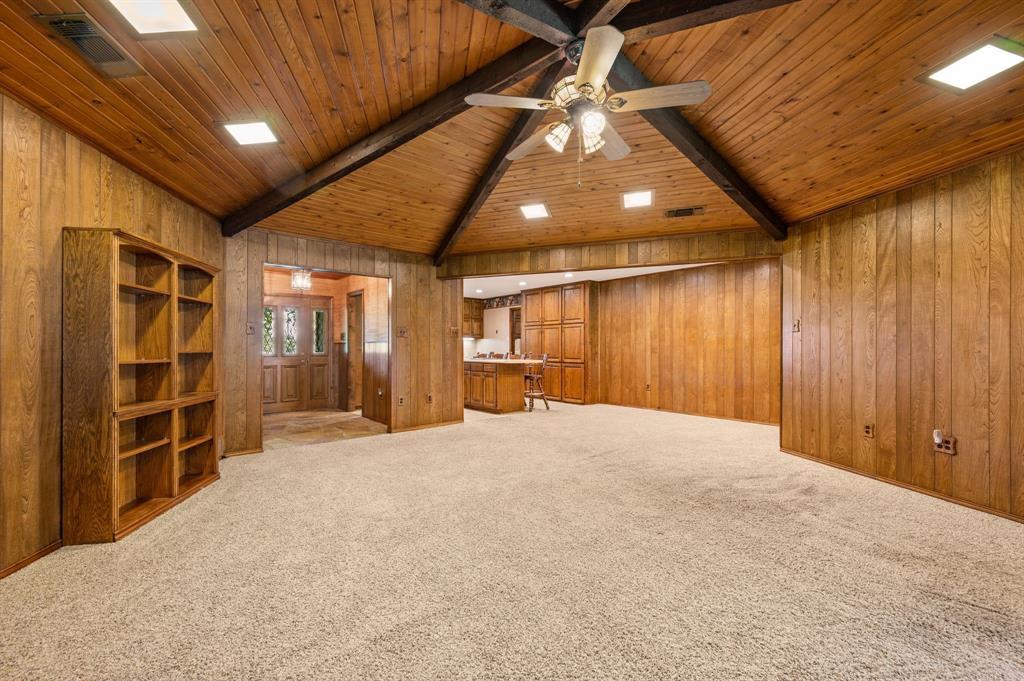 515 New Highland Road Springtown, TX 76082 - Photo 10 of 38