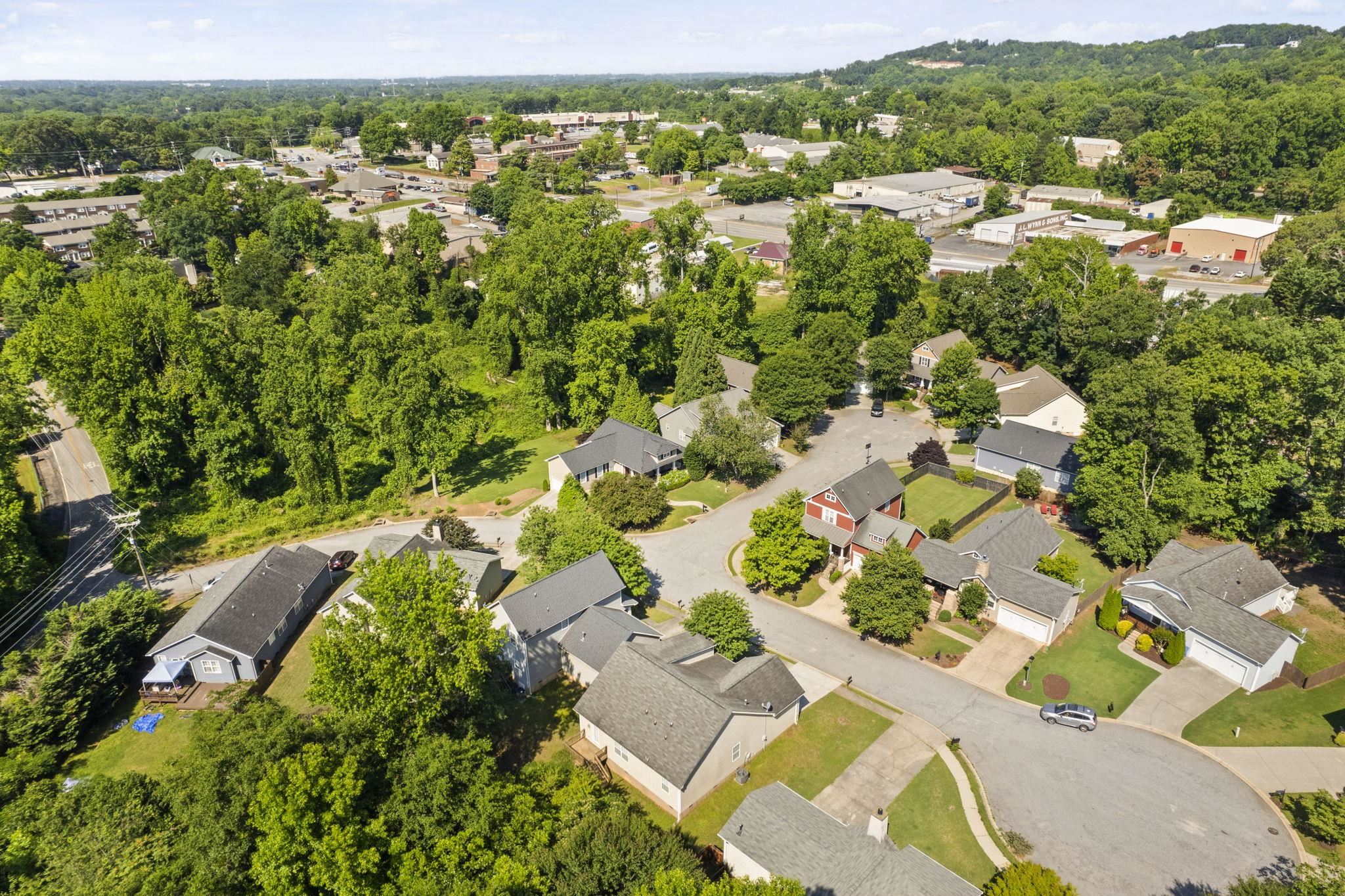 100 Ragon Lane Greenville, SC 29609 - Photo 34 of 39 Gallery Image 34