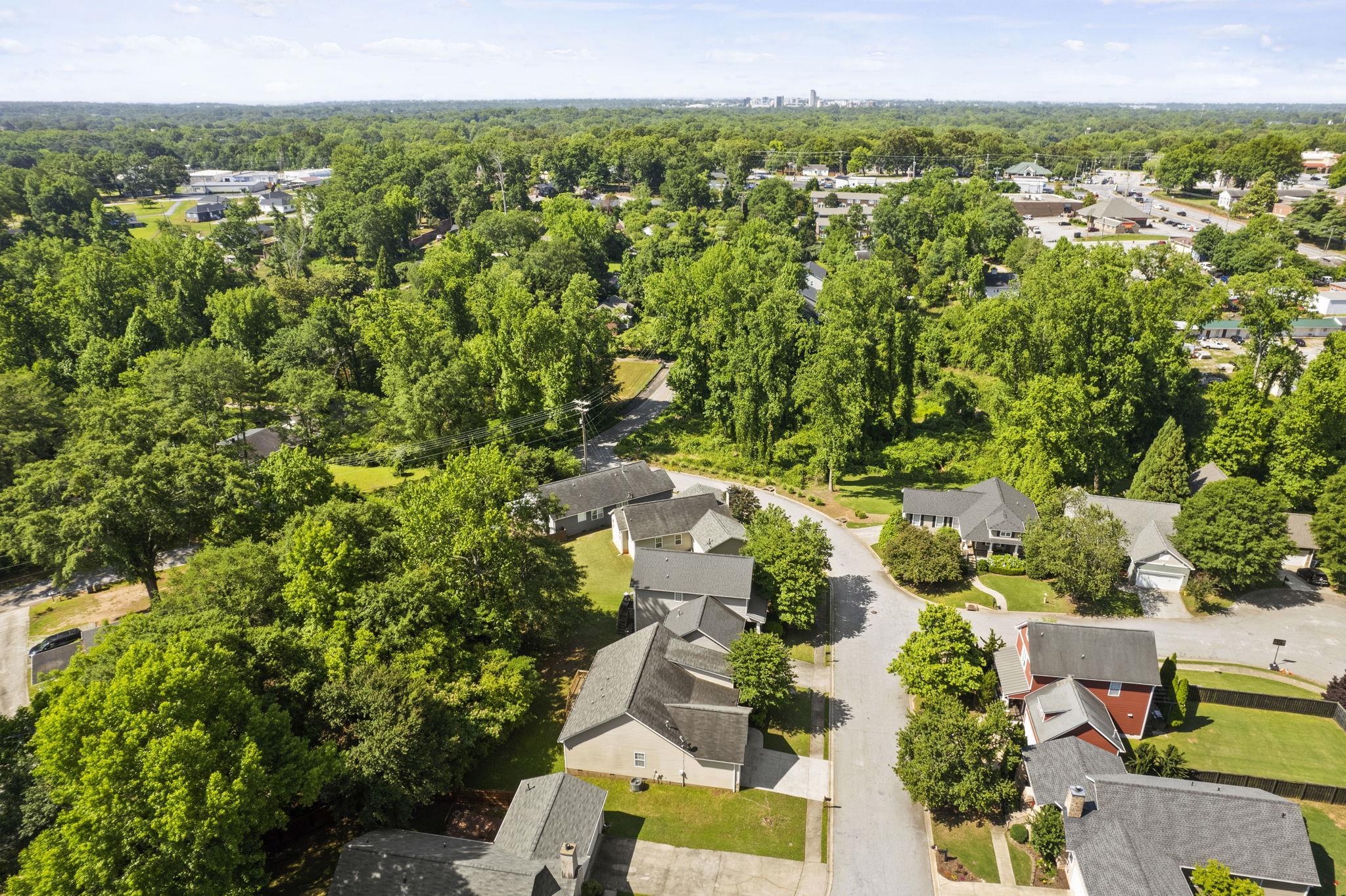 100 Ragon Lane Greenville, SC 29609 - Photo 35 of 39 Gallery Image 35