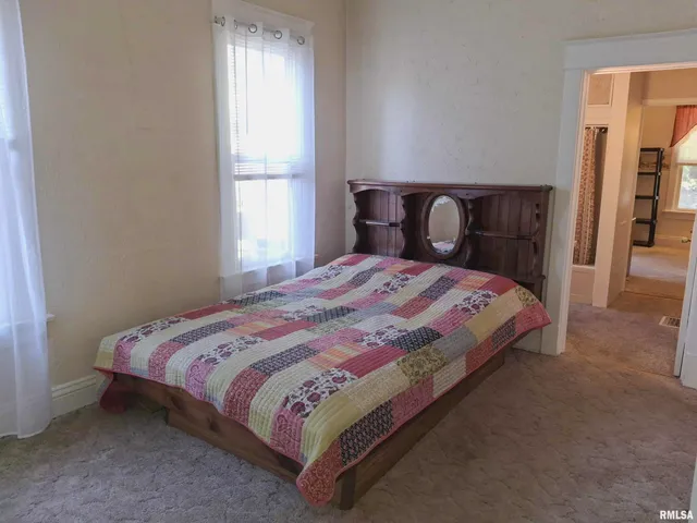 $90,000 | 283 West Walnut Street, Canton, IL 61520