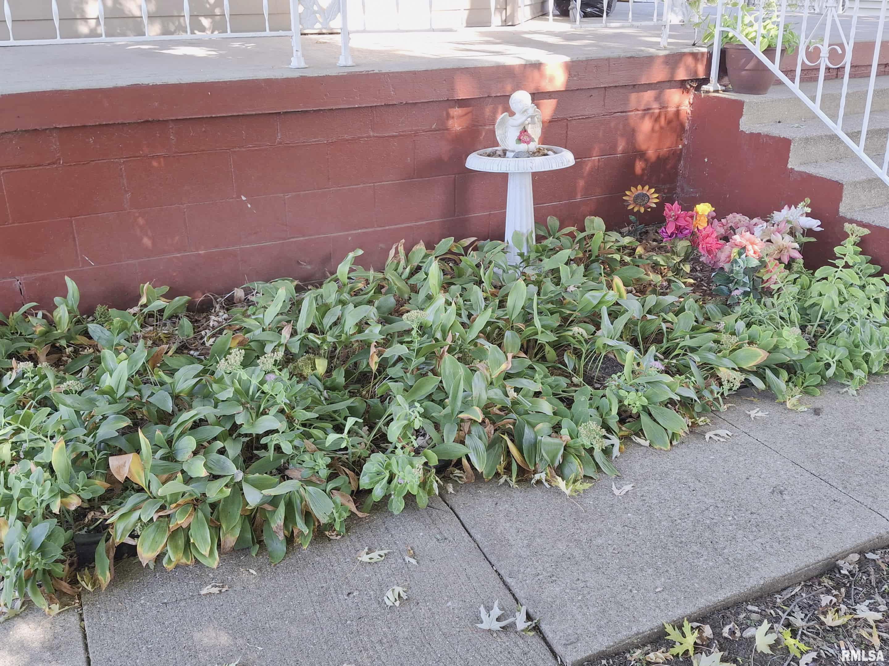 283 West Walnut Street Canton, IL 61520 - Photo 3 of 55