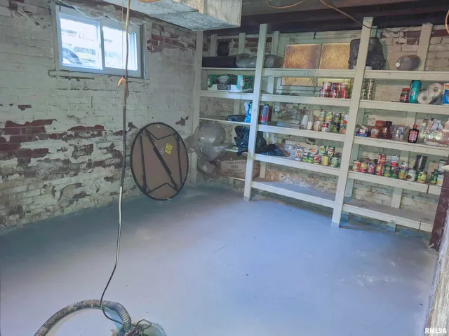 $90,000 | 283 West Walnut Street, Canton, IL 61520