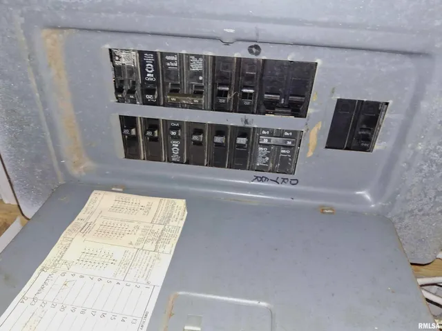 $90,000 | 283 West Walnut Street, Canton, IL 61520