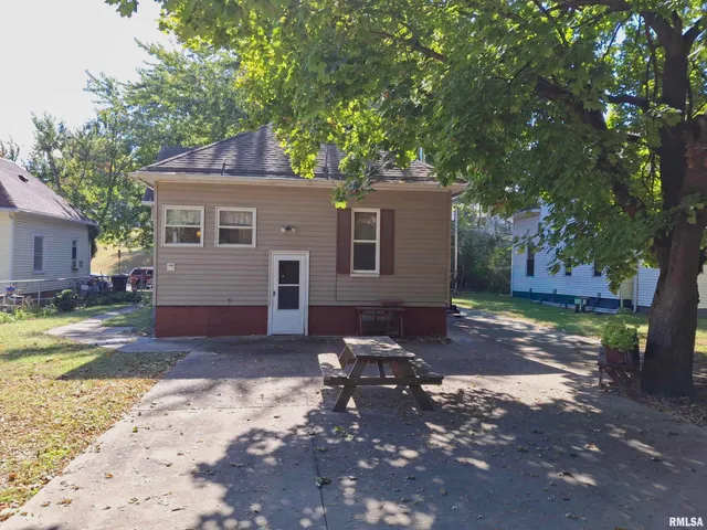 $90,000 | 283 West Walnut Street, Canton, IL 61520