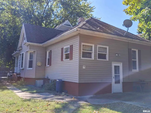 $90,000 | 283 West Walnut Street, Canton, IL 61520
