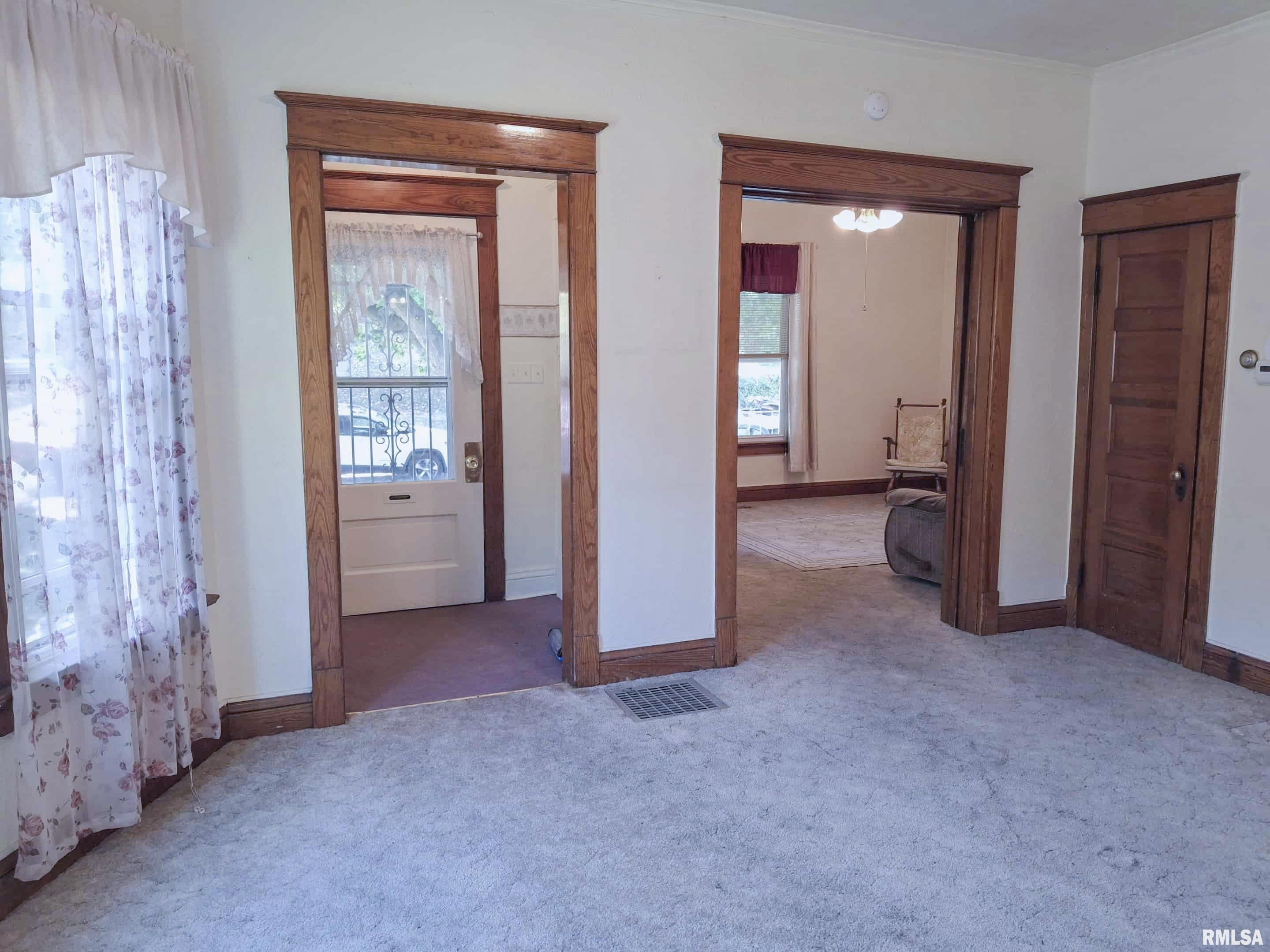 283 West Walnut Street Canton, IL 61520 - Photo 8 of 55