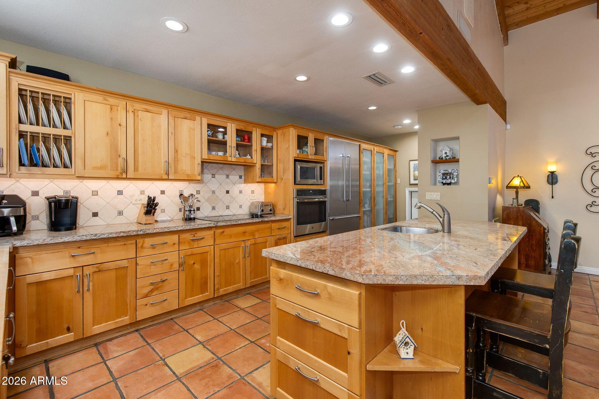 6186 North 28th Place Phoenix, AZ 85016 - Photo 6 of 17 Kitchen