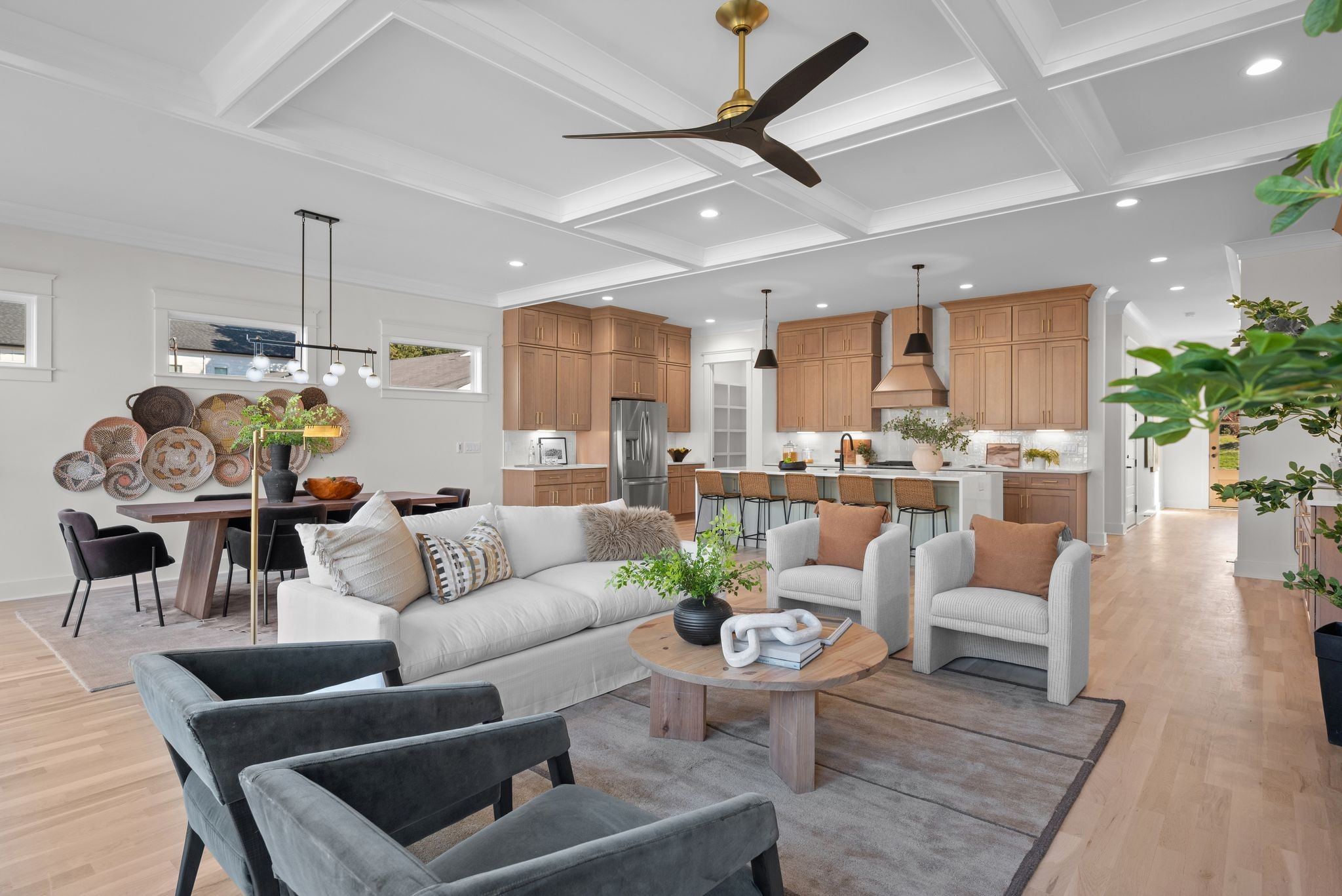 6103 Henry Ford Drive Nashville, TN 37209 - Photo 20 of 40 a living room with furniture and kitchen view