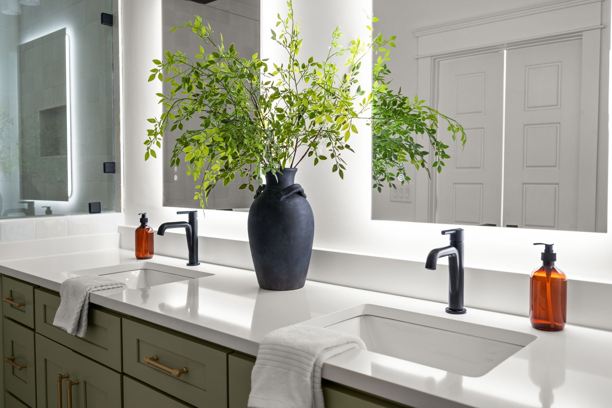 6103 Henry Ford Drive Nashville, TN 37209 - Photo 26 of 40 a close view of sink with a potted plant