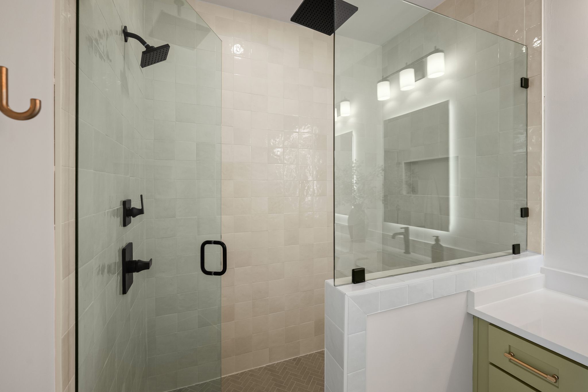 6103 Henry Ford Drive Nashville, TN 37209 - Photo 28 of 40 a bathroom with a shower and a sink