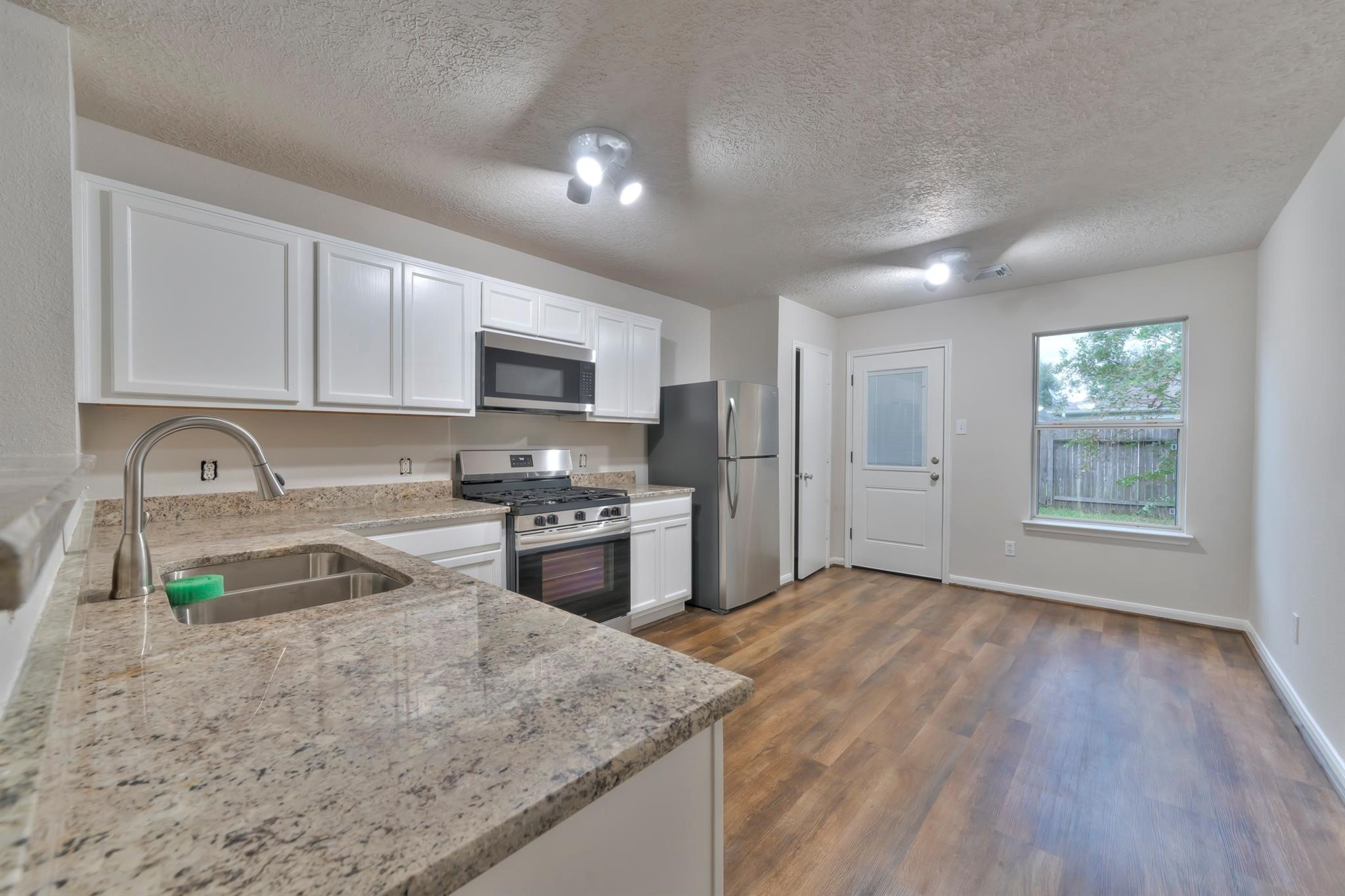 3662 Fuller Bluff Drive Spring, TX 77386 - Photo 5 of 17