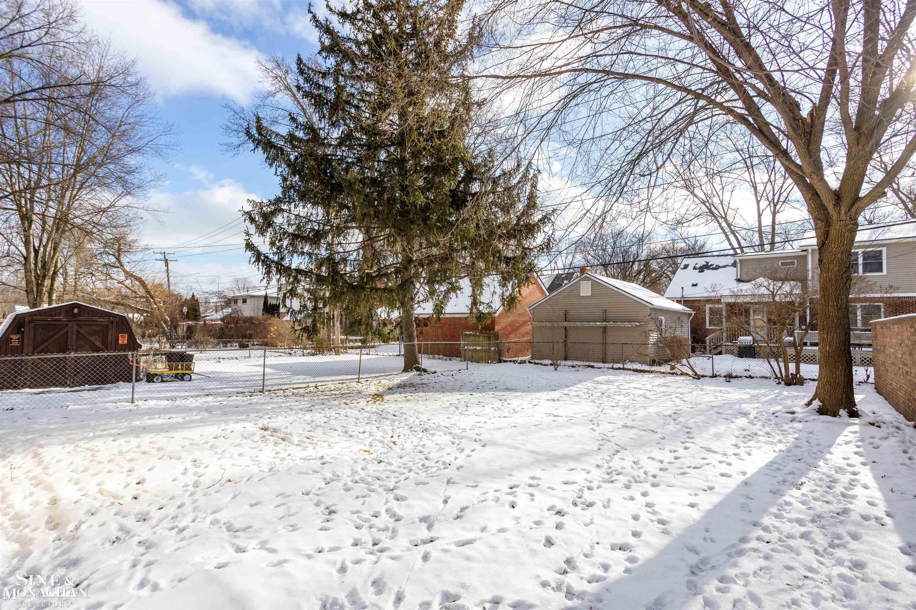 1849 Hampton Road Grosse Pointe Woods, MI 48236 - Photo 37 of 42