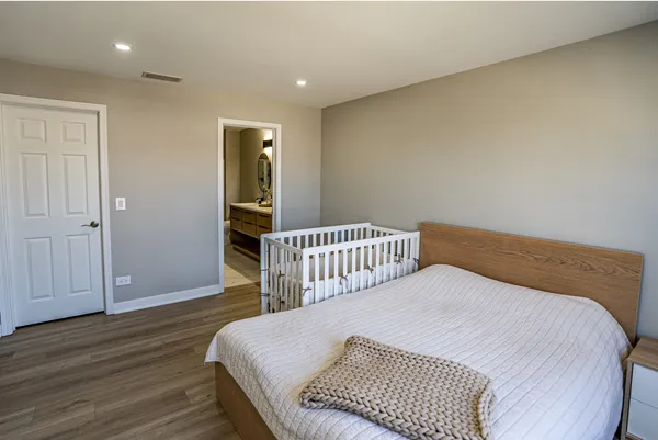 $249,900 | 383 Woodview Circle, Unit C, Elgin, IL 60120