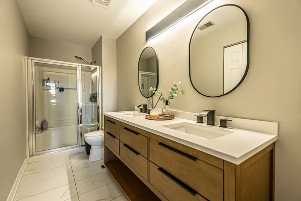 $249,900 | 383 Woodview Circle, Unit C, Elgin, IL 60120