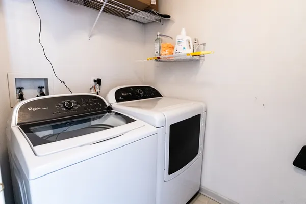 $249,900 | 383 Woodview Circle, Unit C, Elgin, IL 60120