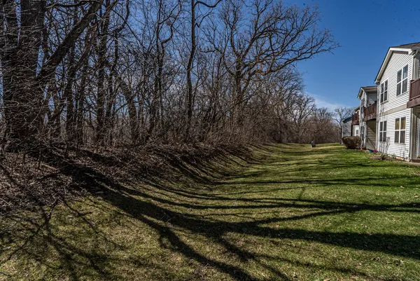 $249,900 | 383 Woodview Circle, Unit C, Elgin, IL 60120