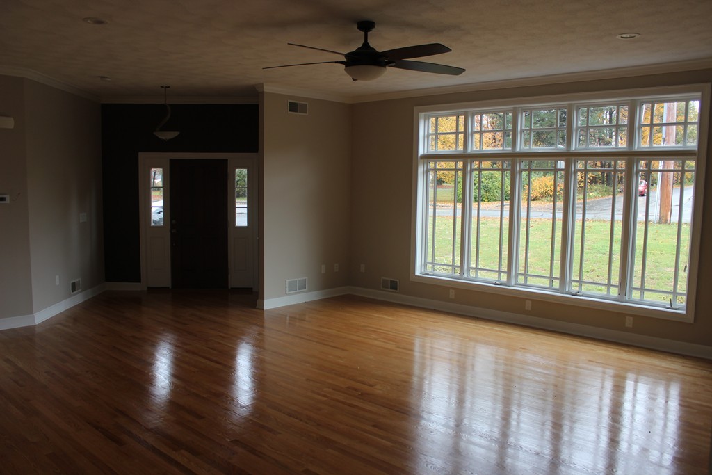 134 Lexington Road Billerica, MA 01821 - Photo 4 of 30 Gallery Image 4