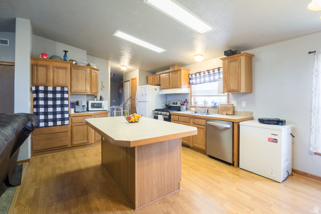 404 West 2100th Street South Vernal, UT 84078 - Photo 4 of 15