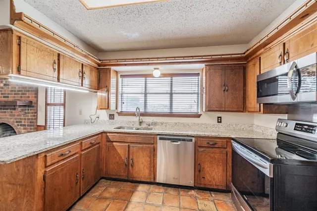 $375,000 | 305 Warbler Drive, Bedford, TX 76021