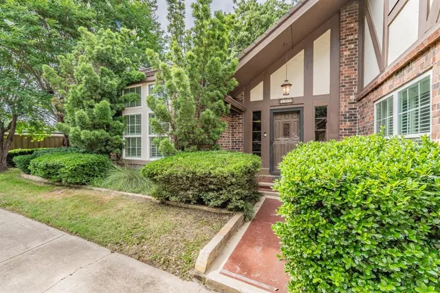 $375,000 | 305 Warbler Drive, Bedford, TX 76021