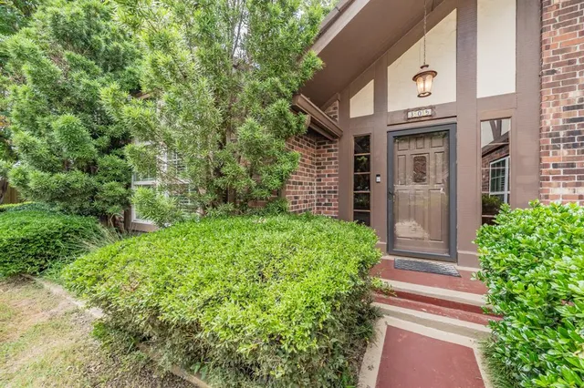 $375,000 | 305 Warbler Drive, Bedford, TX 76021