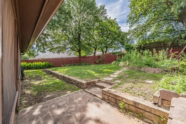 $375,000 | 305 Warbler Drive, Bedford, TX 76021