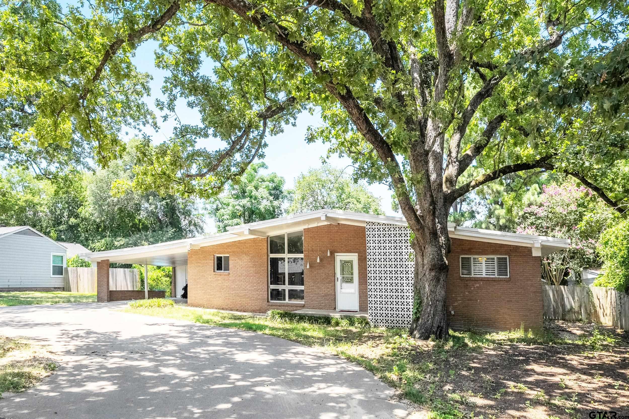 104 West Cayuga Drive Athens, TX 75751 - Photo 3 of 30
