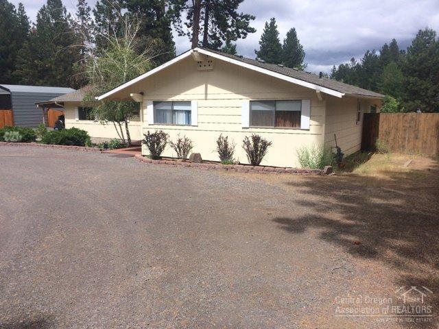60844 Ruby Place Bend, OR 97702 - Photo 2 of 19 So much space, large circular driveway w