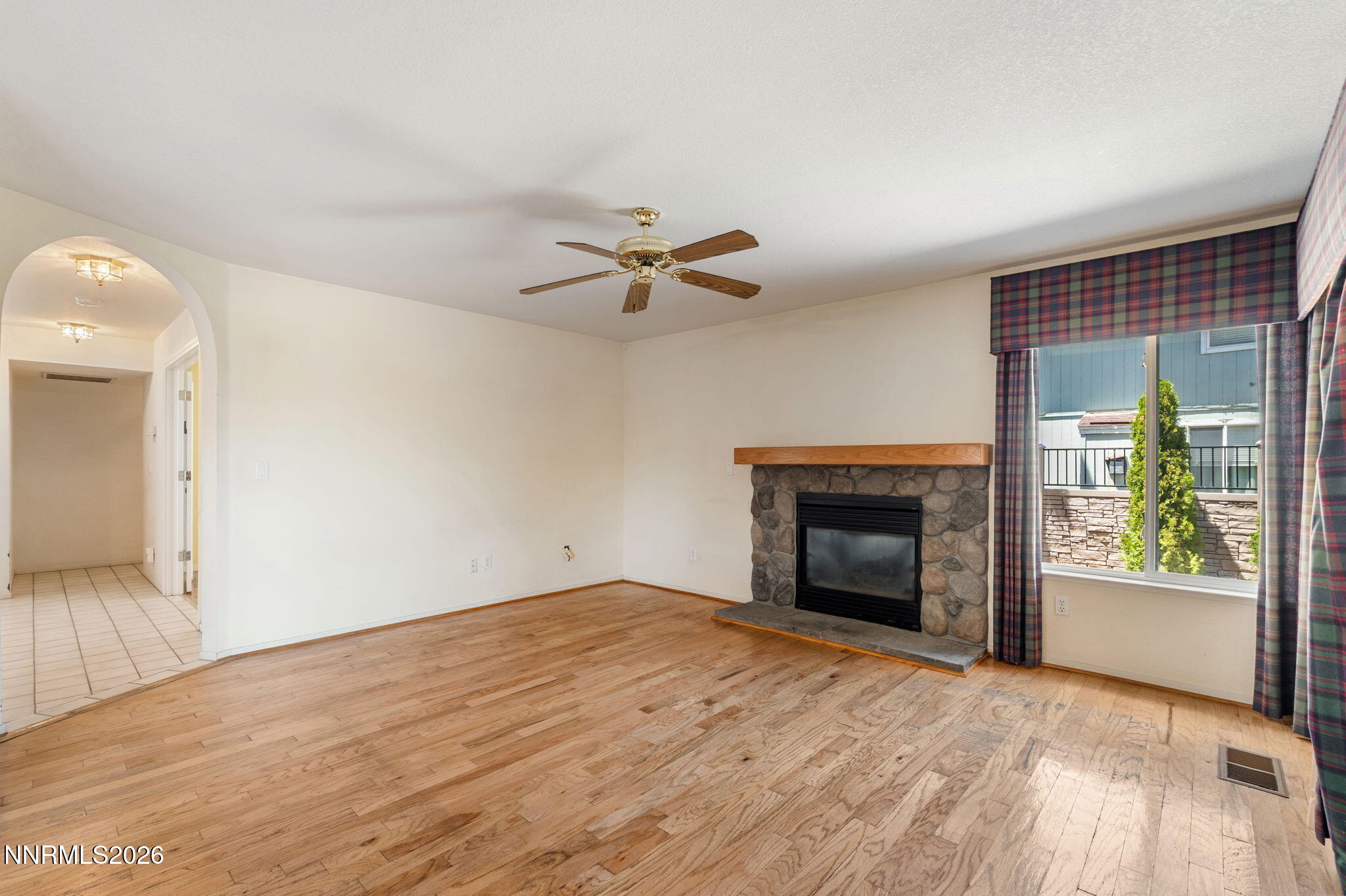 14430 Lasso Drive Reno, NV 89511 - Photo 12 of 44 27-web-or-mls-DSC02002