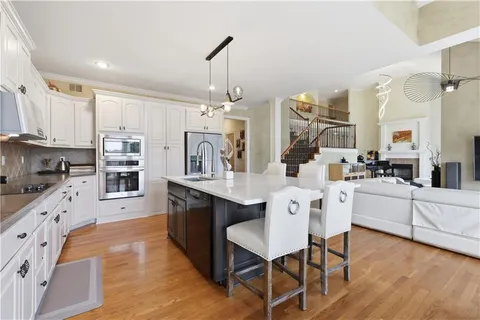 $795,000 | 15505 Canterbury Street, Overland Park, KS 66224