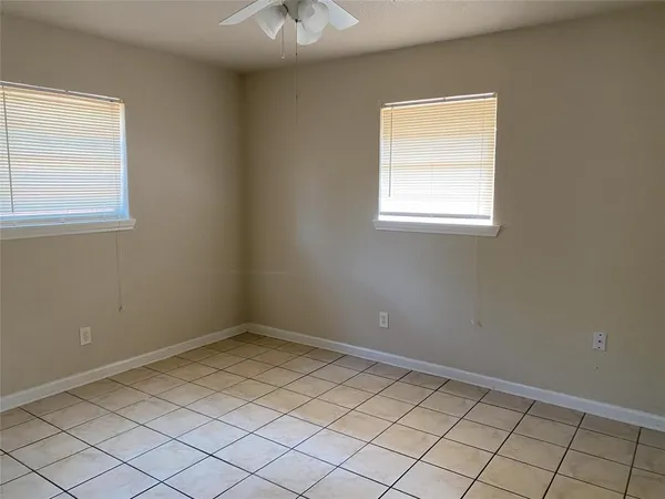 $1,400 | 904 North Frances Street, Unit A, Terrell, TX 75160
