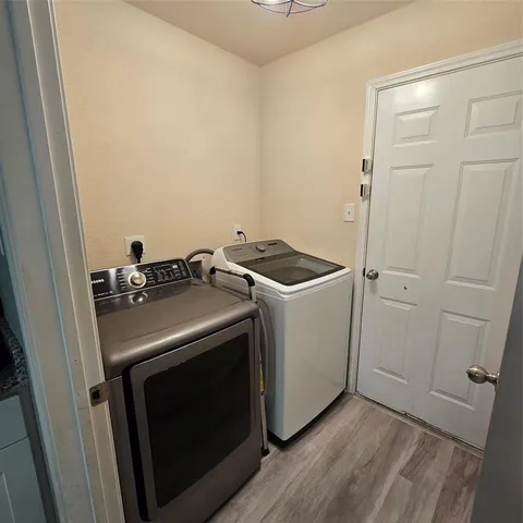 $299,900 | 212 Druse Lane, Jarrell, TX 76537