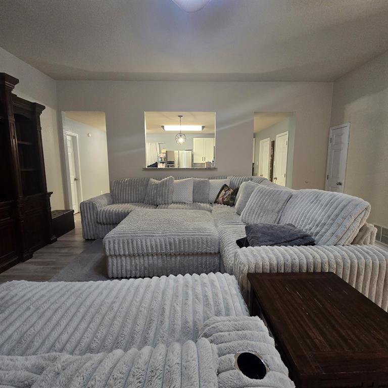 212 Druse Lane Jarrell, TX 76537 - Photo 20 of 38 a living room with furniture and a couch