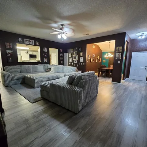 $299,900 | 212 Druse Lane, Jarrell, TX 76537