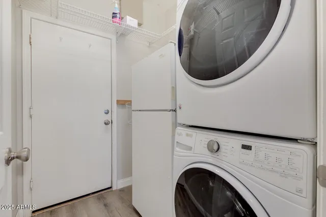 a view of a washer and dryer