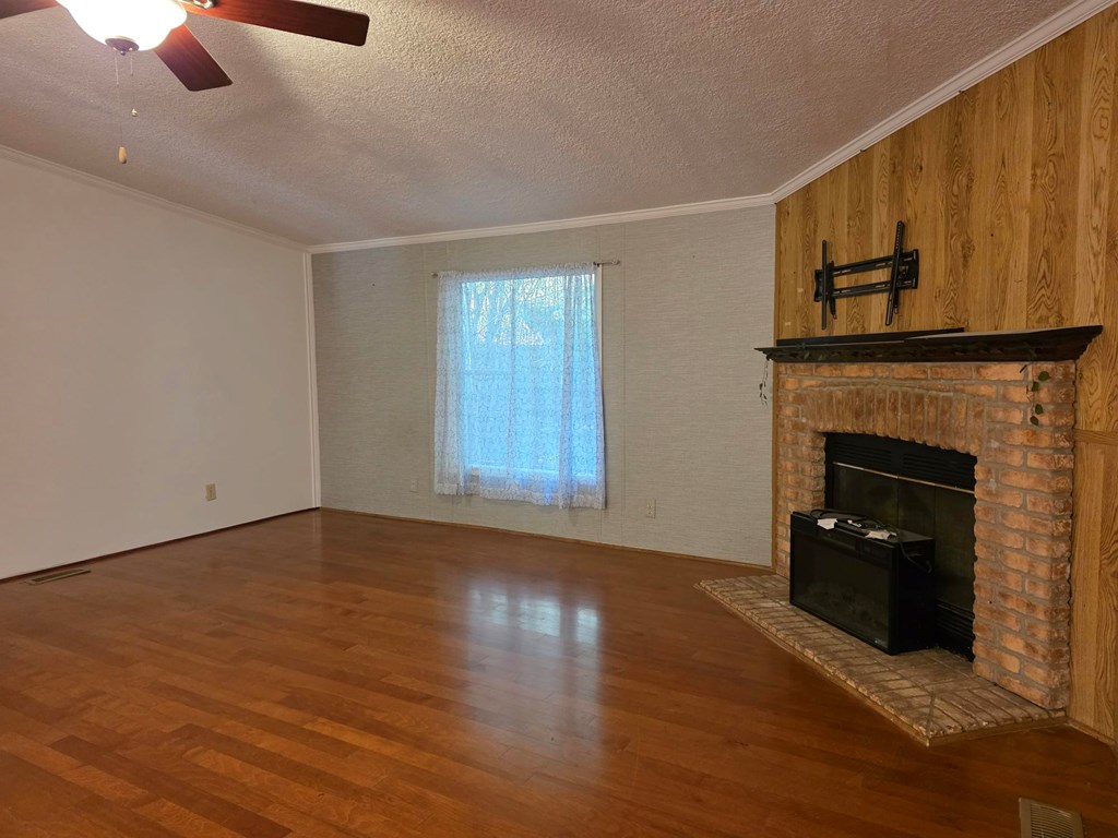 1723 Scott Road Kerrville, TX 78028 - Photo 3 of 25