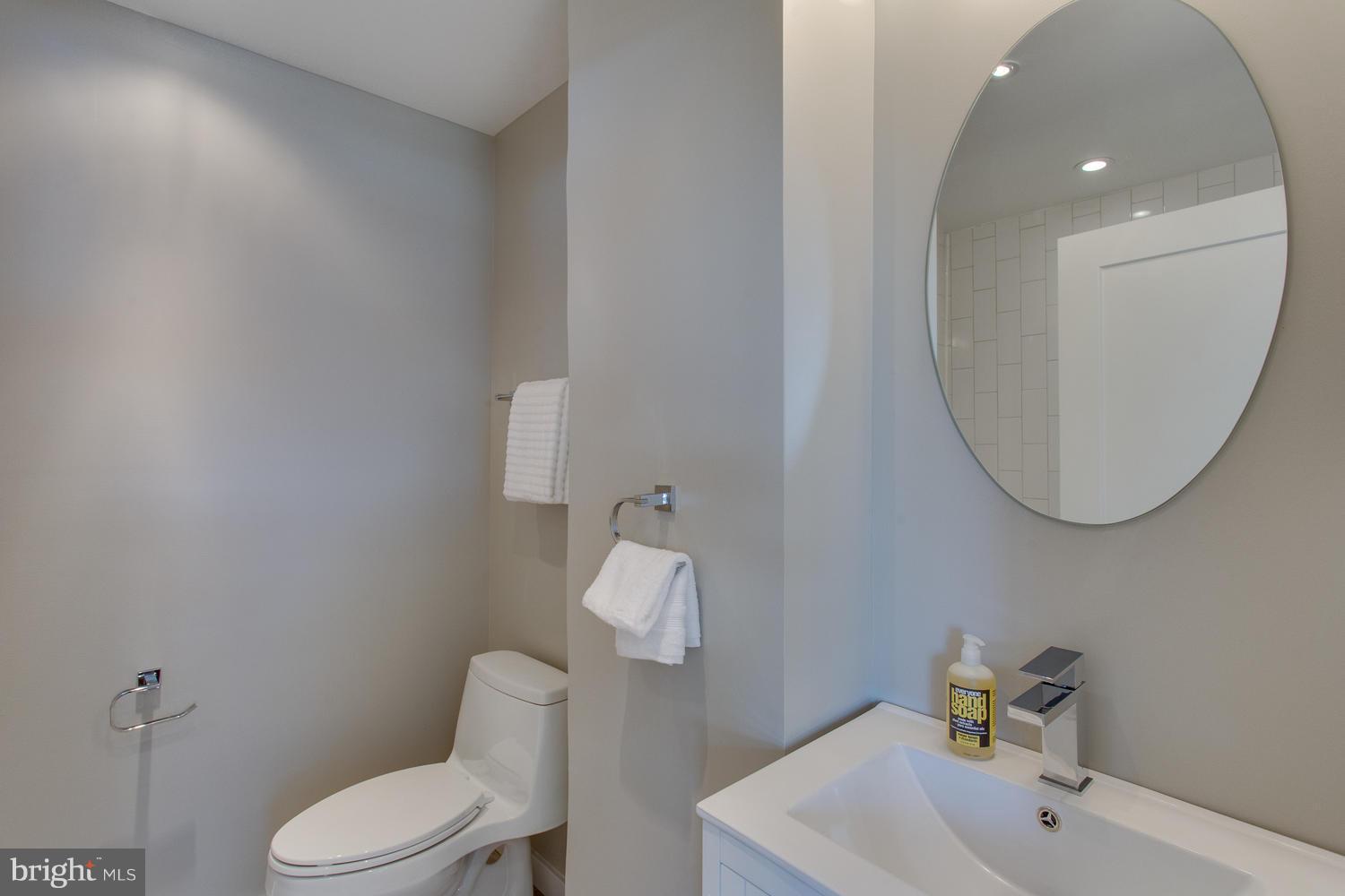 706 Decatur Place Northeast Washington, DC 20017 - Photo 14 of 23 Bath