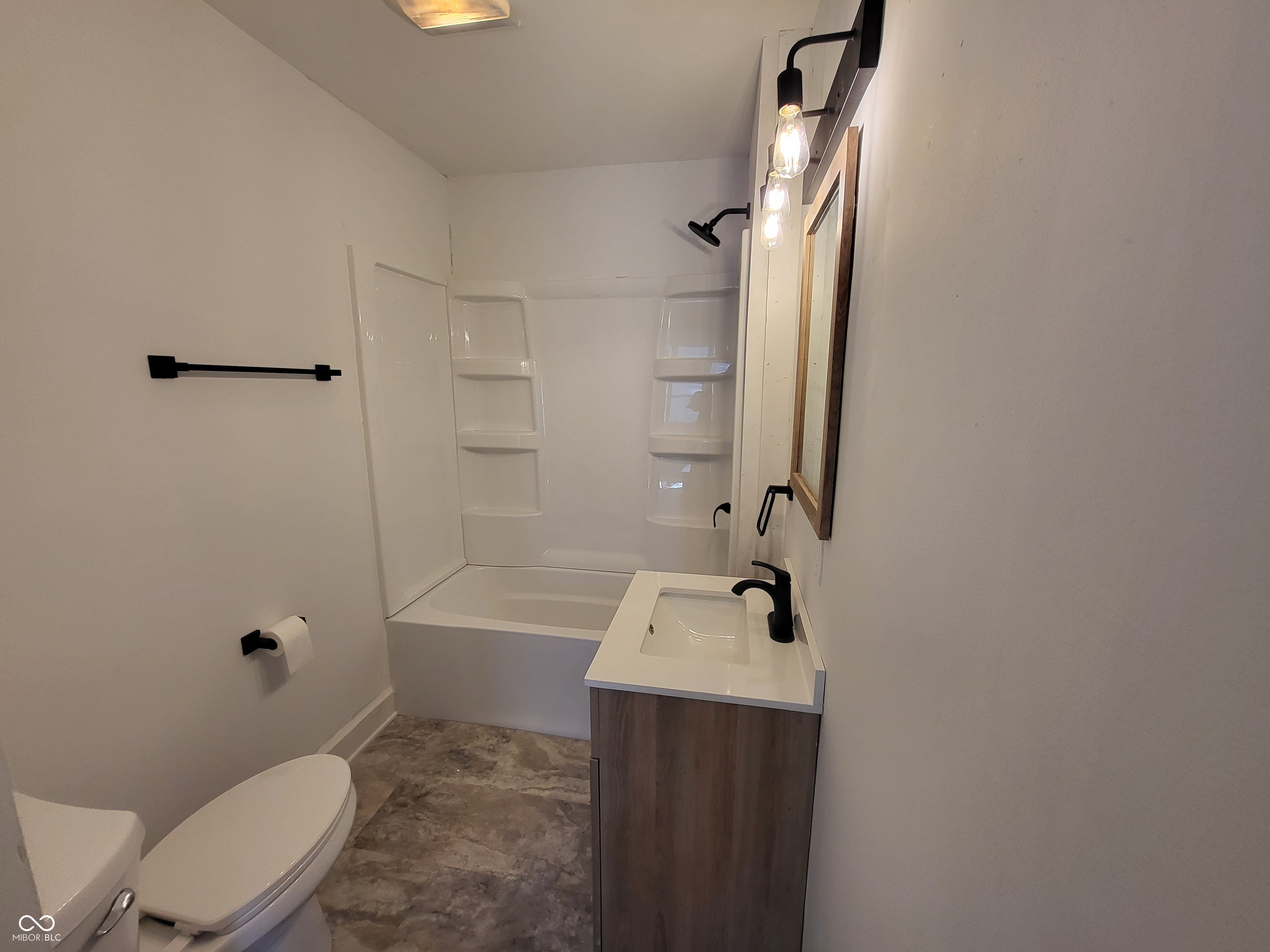 2462 Main Street Anderson, IN 46016 - Photo 13 of 15