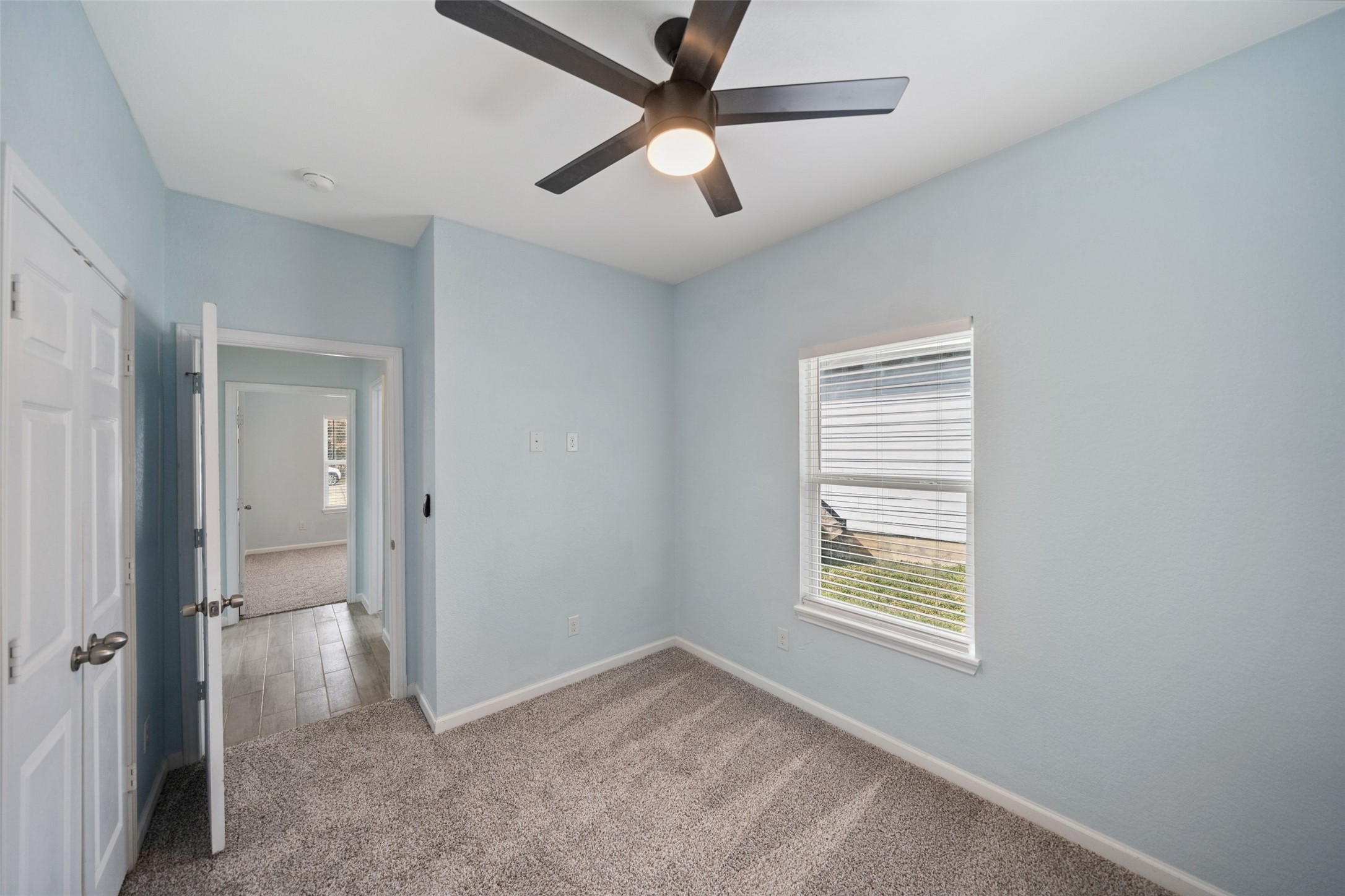 241 Ridgeside Court Montgomery, TX 77316 - Photo 23 of 30 a view of an empty room with a window